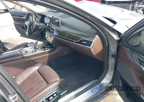 2016 BMW 740I из США, поврежденный, VIN WBA7E2C56GG504523